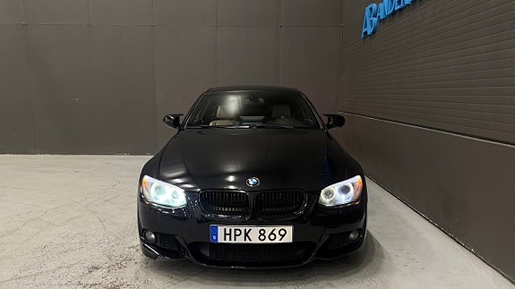 BMW 335i 9 of 28