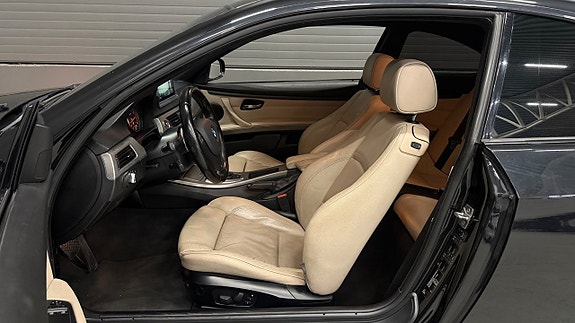 BMW 335i 11 of 28