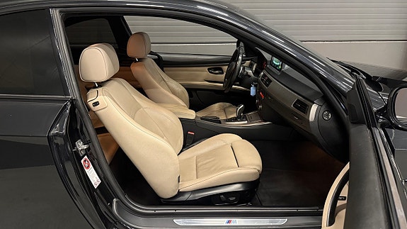 BMW 335i 16 of 28