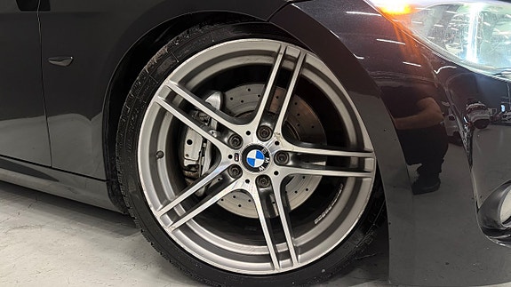 BMW 335i 10 of 28