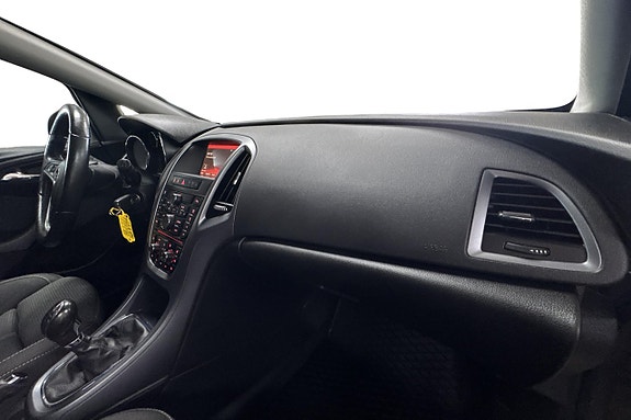 Opel Astra 10 of 12