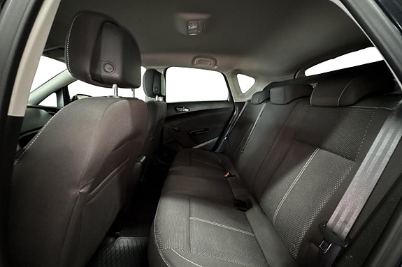 Opel Astra 12 of 12