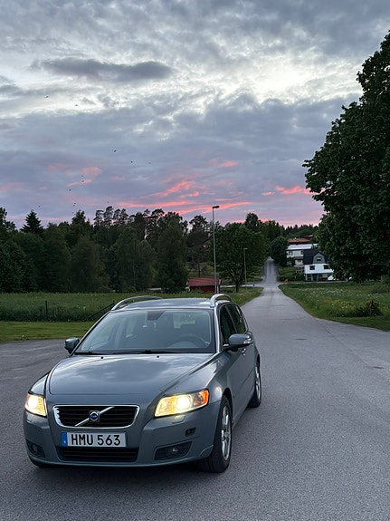 Volvo V50 3 of 4