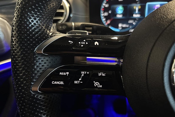 Mercedes-Benz E300 22 of 25