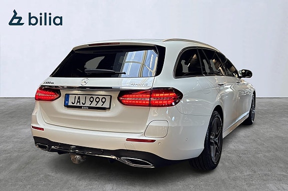 Mercedes-Benz E300 4 of 25