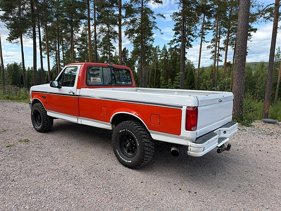 Ford F-250 3 of 6