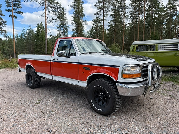 Ford F-250 2 of 6