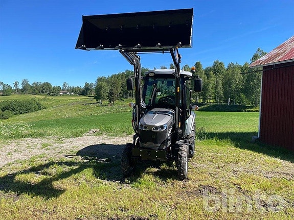 Traktor Landtrac 254 4WD med lastare 6 of 6