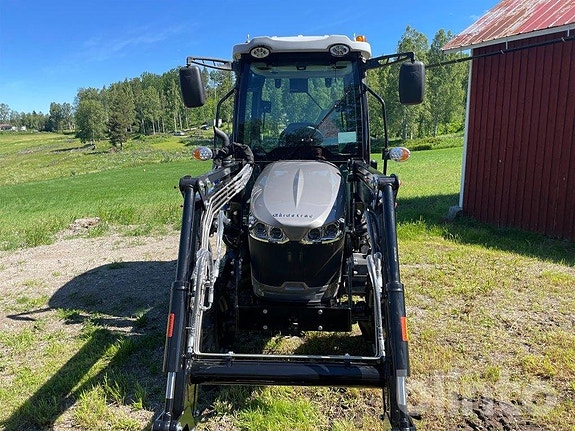 Traktor Landtrac 254 4WD med lastare 5 of 6