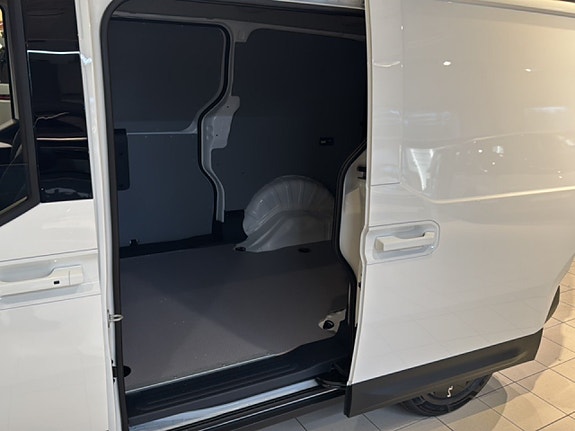 Kia PV5 16 of 17