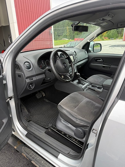 Volkswagen Amarok 6 of 8