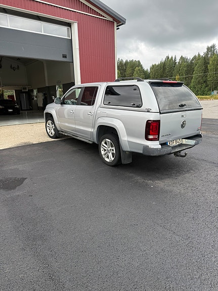 Volkswagen Amarok 2 of 8