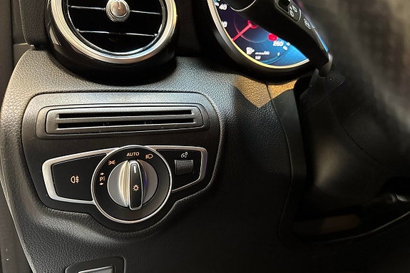 Mercedes-Benz GLC300 de 11 of 19