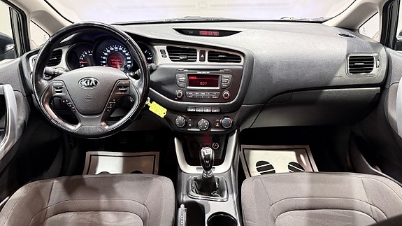 Kia Ceed 10 of 17