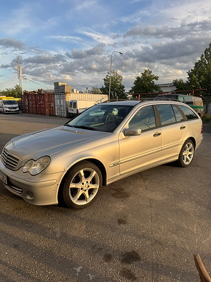 Mercedes-Benz C180 7 of 13