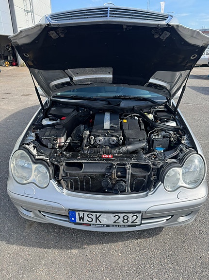 Mercedes-Benz C180 13 of 13