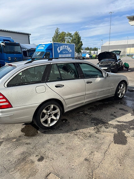 Mercedes-Benz C180 5 of 13