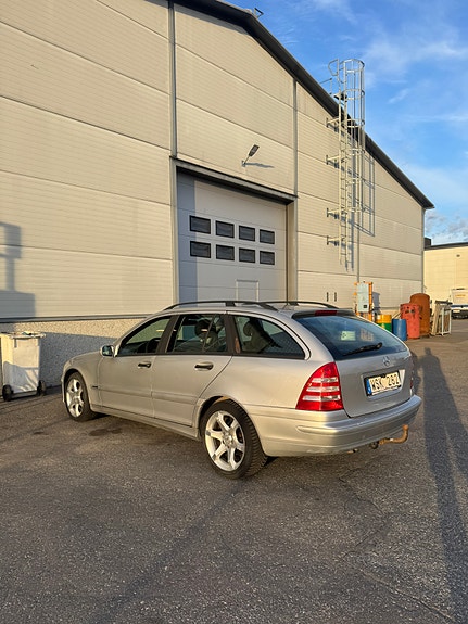 Mercedes-Benz C180 6 of 13