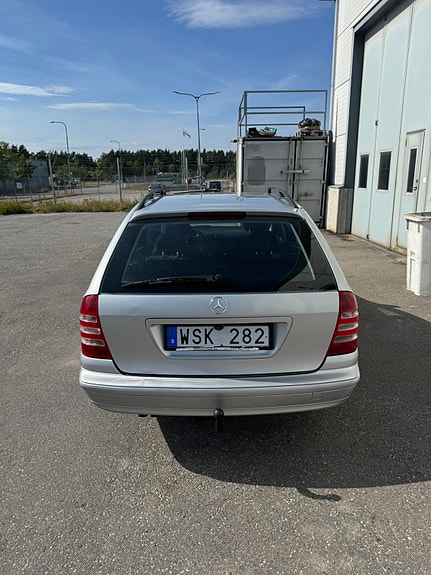 Mercedes-Benz C180 3 of 13