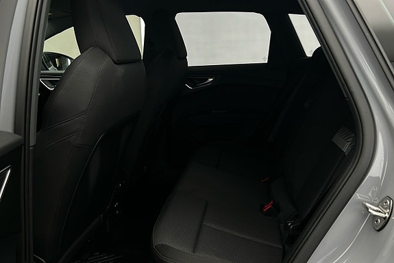 Audi Q4 e-tron 13 of 23