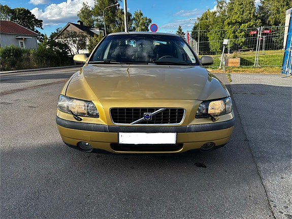 Volvo S60 2 of 10