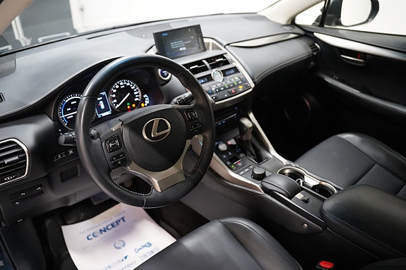 Lexus NX300h 6 of 21