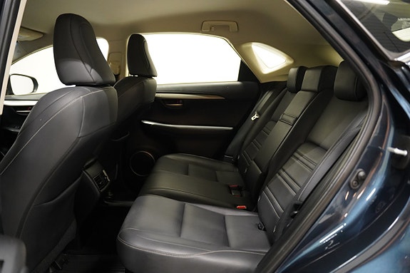 Lexus NX300h 18 of 21