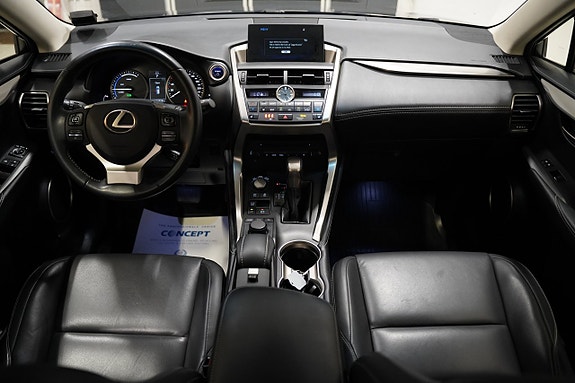 Lexus NX300h 10 of 21