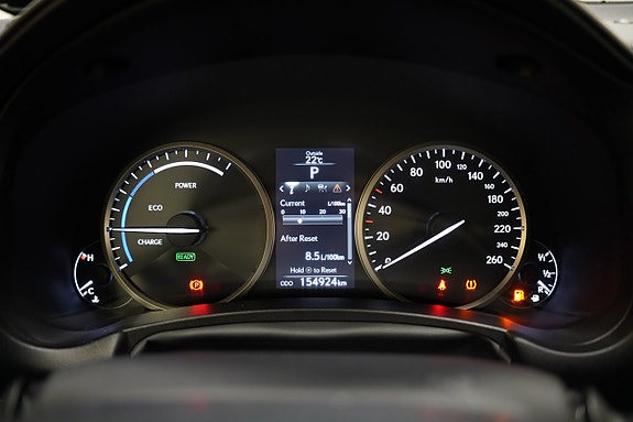 Lexus NX300h 13 of 21