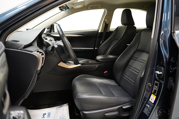 Lexus NX300h 7 of 21