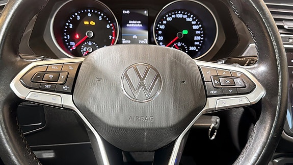 Volkswagen Tiguan 17 of 22