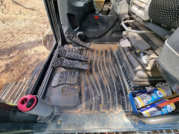 Hyundai HX 300 L 19 of 24