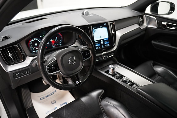 Volvo XC60 8 of 30
