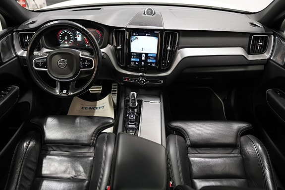 Volvo XC60 14 of 30