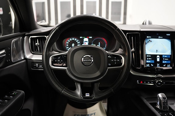 Volvo XC60 16 of 30