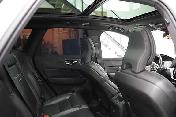 Volvo XC60 28 of 30