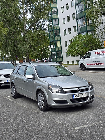 Opel Astra 2 of 13