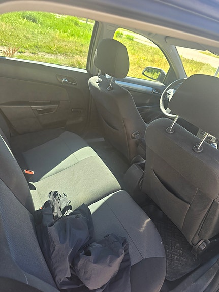 Opel Astra 8 of 13