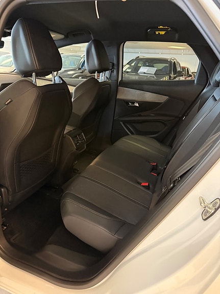 Peugeot 3008 9 of 16