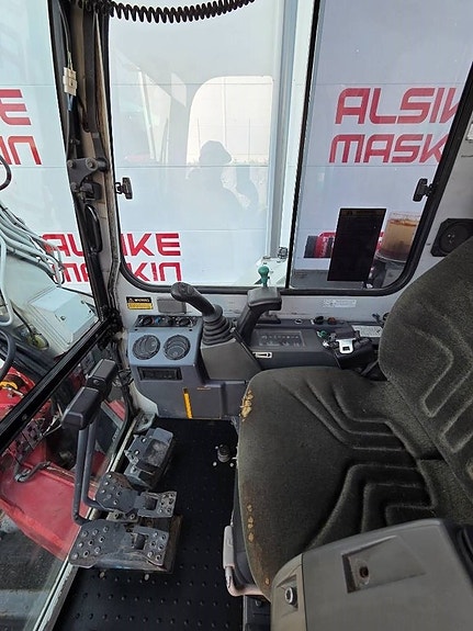 Takeuchi 180FR 7 of 10