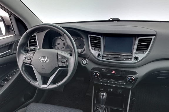 Hyundai Tucson 8 of 16