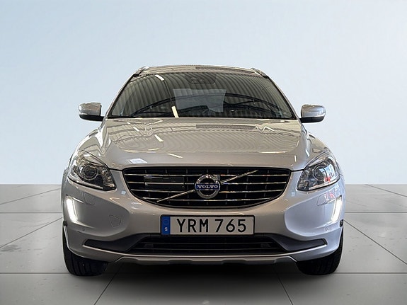 Volvo XC60 2 of 22
