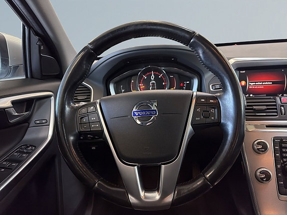 Volvo XC60 9 of 22