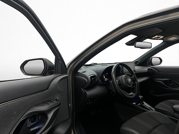 Toyota Yaris Cross 11 of 30