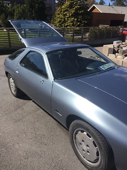 Porsche 928 3 of 3