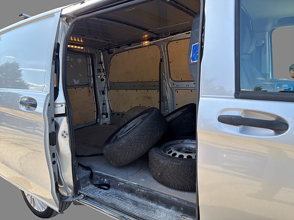 Mercedes-Benz Vito 119 9 of 16