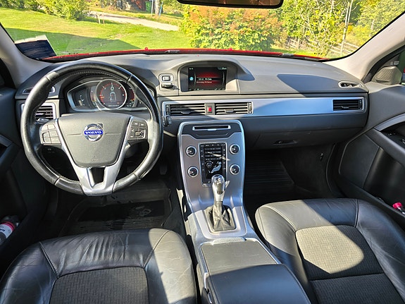 Volvo V70 6 of 8