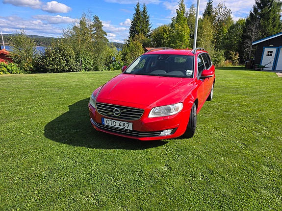 Volvo V70 2 of 8