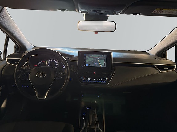 Toyota Corolla 8 of 13