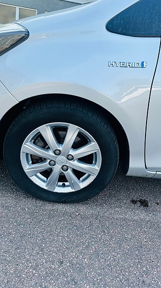 Toyota Yaris 4 of 9